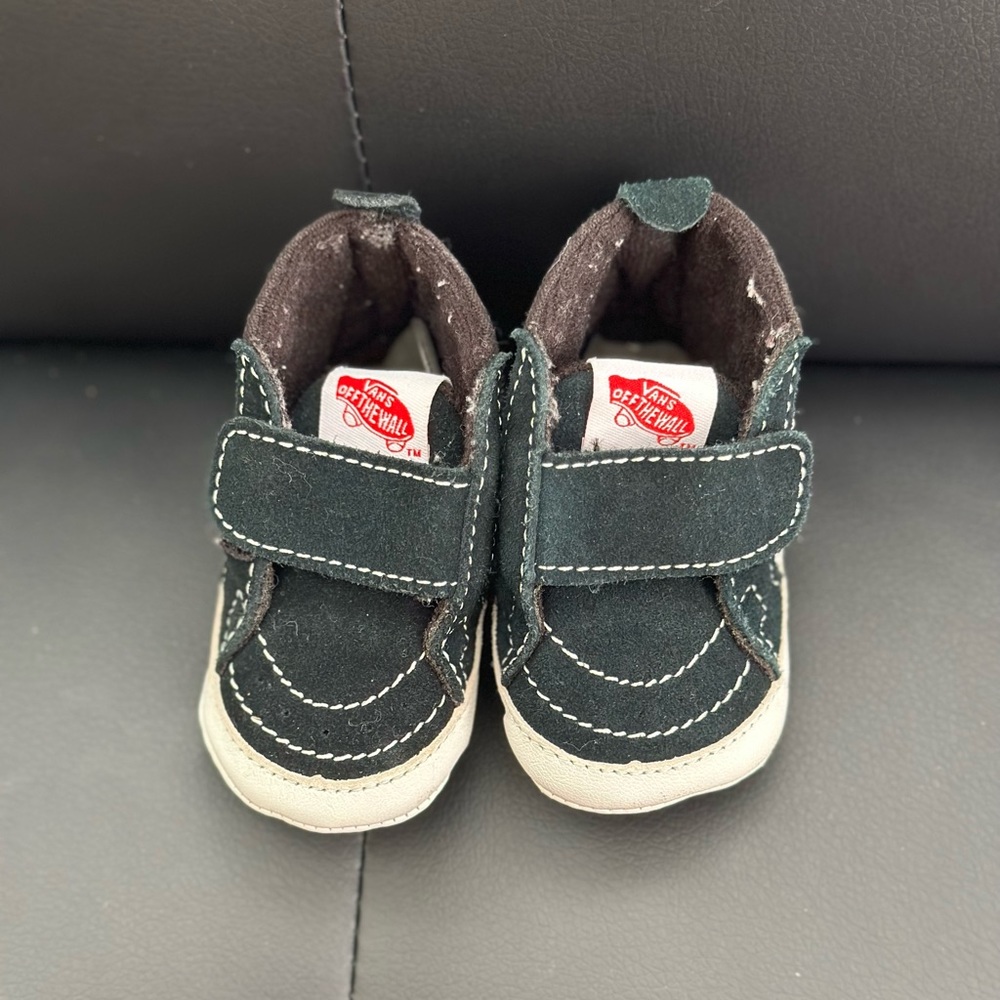 GENTLY USED Baby Vans Soft Bottoms 1C